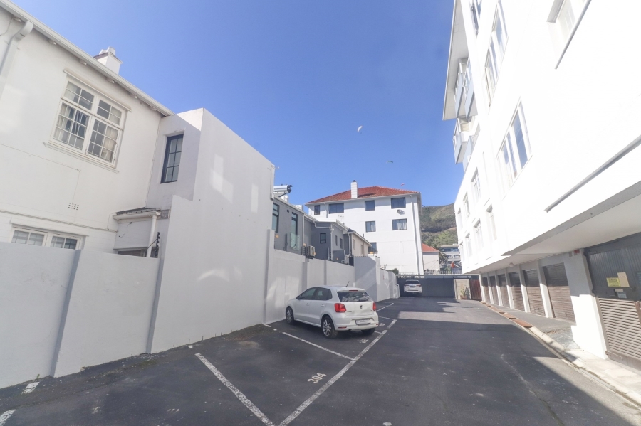 1 Bedroom Property for Sale in Sea Point Western Cape